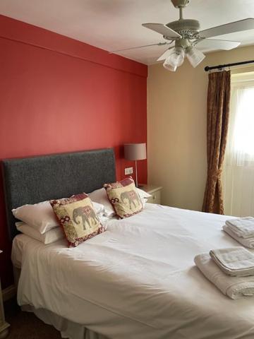 The Red Lion, Stretham 호텔 외부 사진